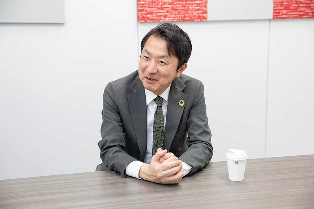 寺田様のインタビューの様子