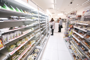 歌舞伎座店様 セブン イレブン 近くて便利