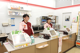 横浜みなとみらい富士ゼロックス店様 セブン イレブン 近くて便利 横浜みなとみらい富士ゼロックス店様 セブン イレブン 近くて便利