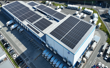 物流センター太陽光パネル.png