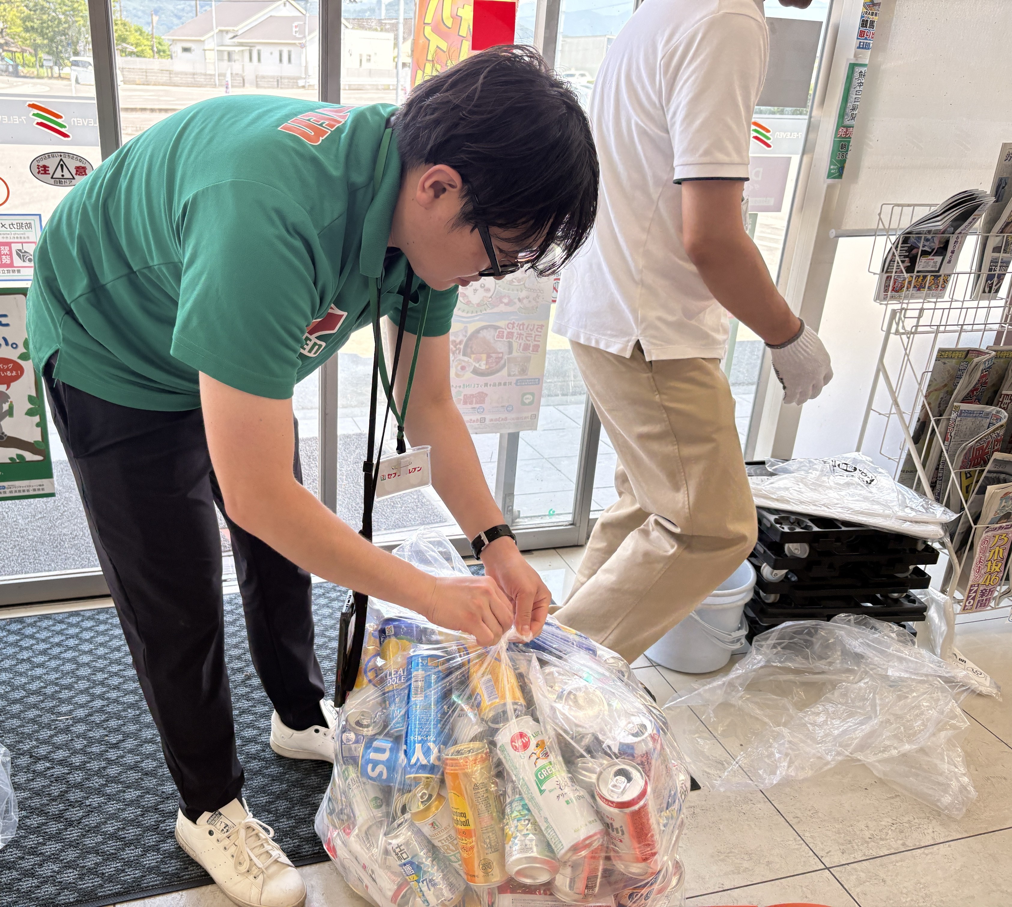 0802店舗復旧作業の様子(宇城小川駅前店).jpg 0802店舗復旧作業の様子(宇城小川駅前店).jpg